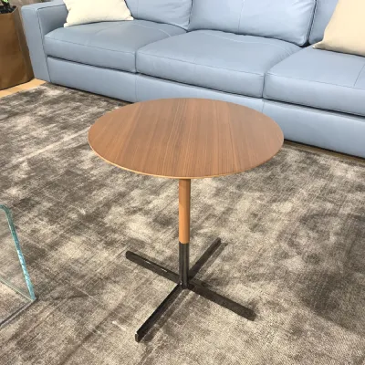 Tavolino in stile moderno modello Bob di Poltrona frau con sconti imperdibili 