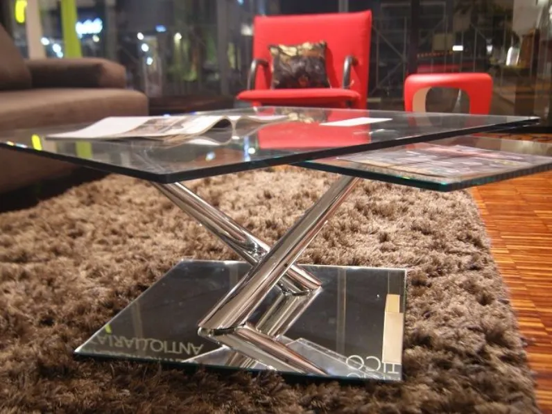 Tavolino in stile moderno modello Tavolino basso cassius in cristallo by naos design arnaldo gamba di Naos con sconti imperdibili