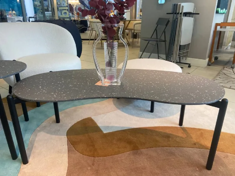 Prezzi ribassati per il tavolino moderno Undique di Kartell 