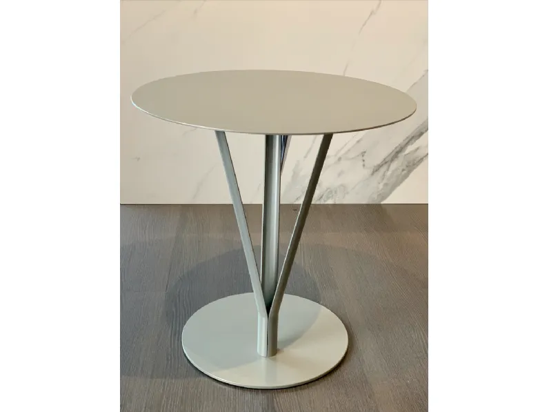 Tavolino modello Kadou medium di Bonaldo a prezzo ribassato