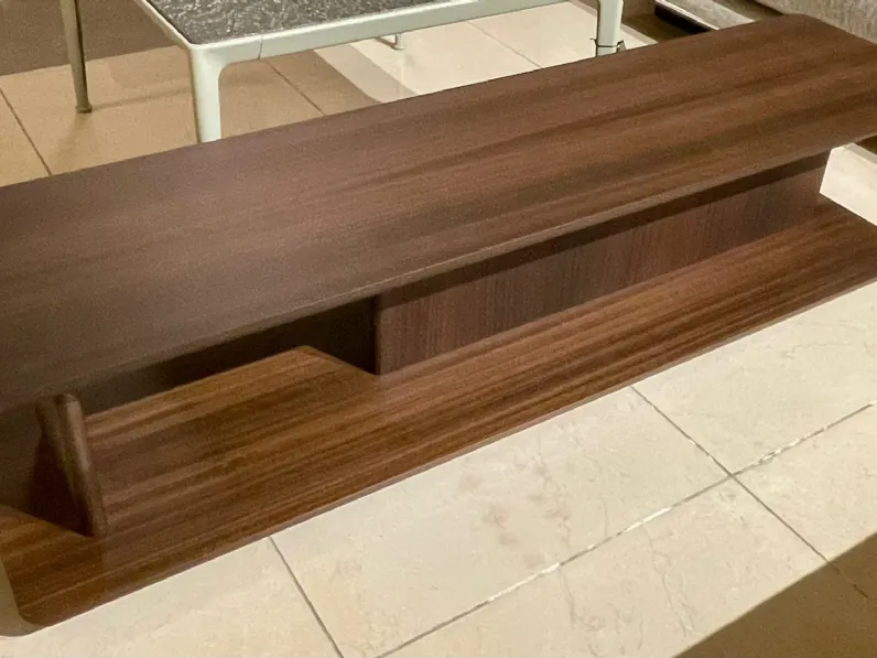 Tavolino design Hugo  di Molteni & c a prezzo scontato