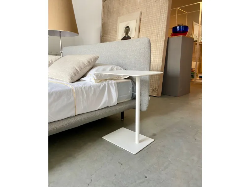 Tavolino Librio tavolini asimmetrici del marchio Md house a prezzi outlet - 28%