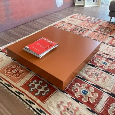 Prezzi ribassati per il tavolino design Shadow di Novamobili