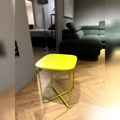 Prezzi ribassati per il tavolino design Sissi di Novamobili
