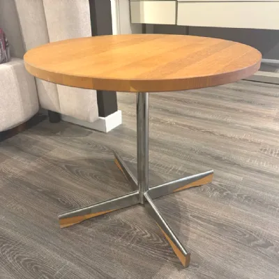 Tavolino Tavolino in legno della firma Collezione esclusiva in offerta - 60%