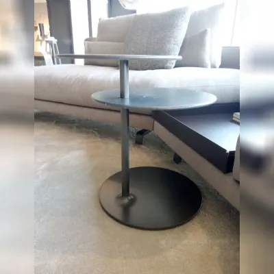 Prezzi ribassati per il tavolino moderno Vicino table di Molteni & c