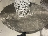 Prezzi ribassati per il tavolino moderno Attivo di Molteni & c