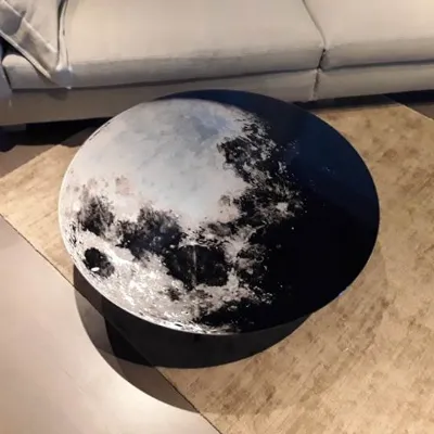 Tavolino design My moon my mirror di Moroso a prezzo scontato