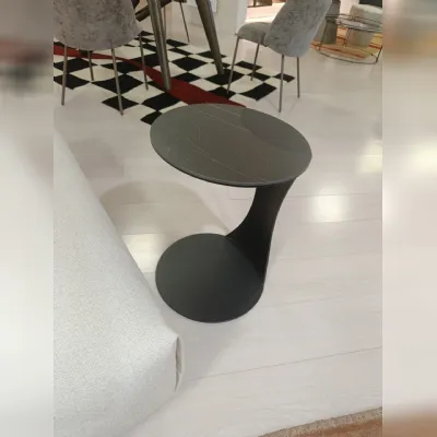 Tavolino design Tee di Stones a prezzo ribassato