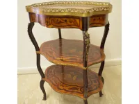 Tavolino Tavolino artigianale con intarsi stile barocco con gambe sagomate e bronzi della marca Artigianale con forte sconto