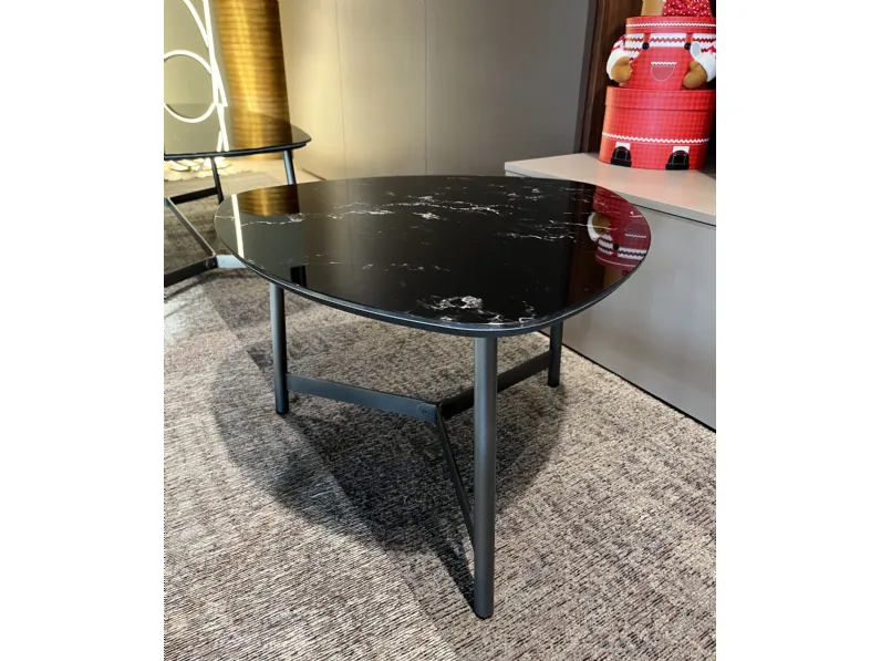 Tavolino Maconi modello Tavolino triangolare stondato in OFFERTA OUTLET