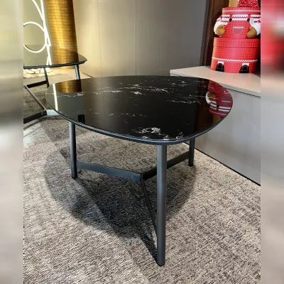Tavolino Maconi modello Tavolino triangolare stondato in OFFERTA OUTLET