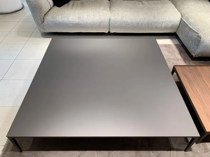Tavolino design modello Tray di Rimadesio scontato 