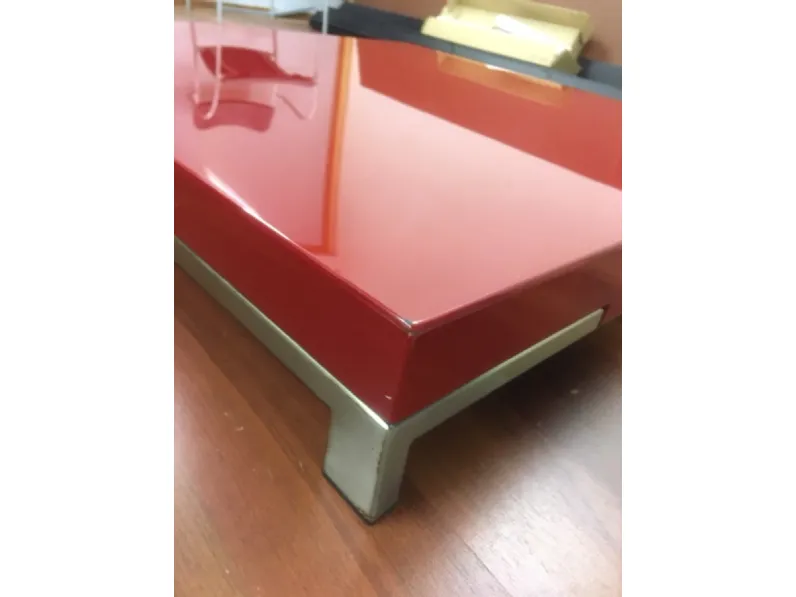 Prezzi ribassati per il tavolino moderno Tavolino romeo 92x92  rosso zanotta di Zanotta