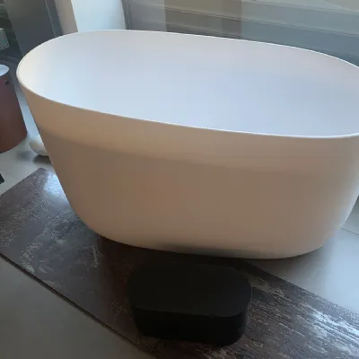 Vasca da bagno modello Dip vasca freestanding Rexa in Corian SCONTATA