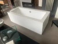 Vendiamo vasca da bagno modello freestanding in Corian 180x80 cm. Artigianale, scontata. Stile unico!