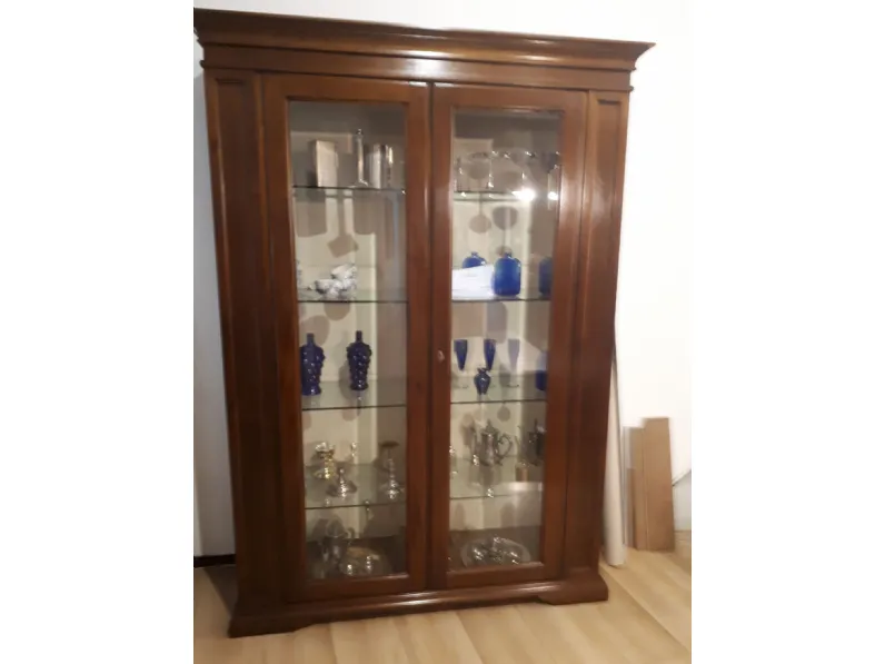 Vetrina Prestige in noce massiccio, 2 ante, stile classico. Prezzi vantaggiosi!