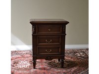 Comodini in noce intarsiati con maniglie in ottone. Scontato del -43%. Offerta Outlet mobilgross