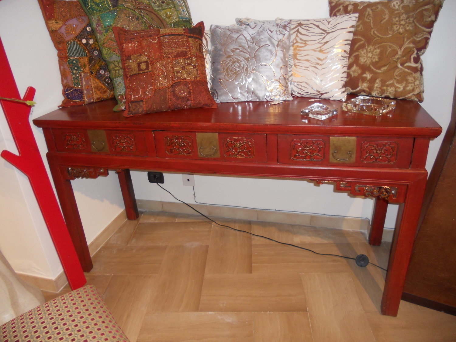 Consolle originale cinese antiquariato a prezzi scontati Consolle laccata lucida rosso