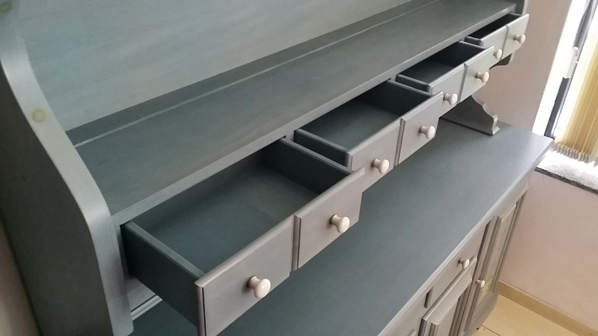 Offerta credenza in legno massello antiquariato a prezzi scontati Credenza in legno massello