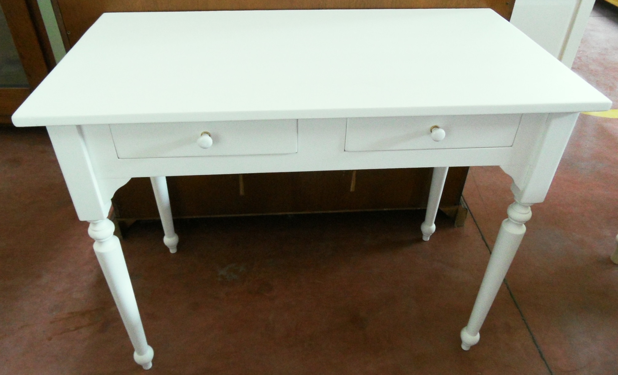 Scrivania con sedia scontato del 50% antiquariato a prezzi scontati Scrivania sagomata outlet
