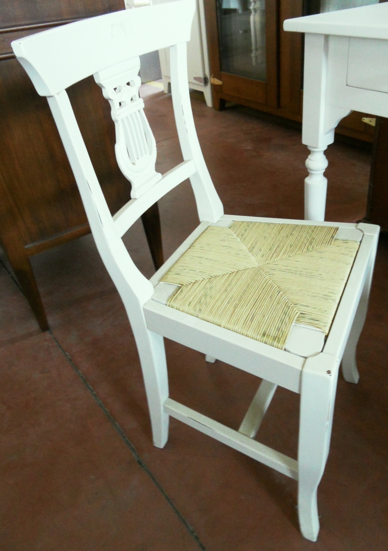 Scrivania con sedia scontato del 50% antiquariato a prezzi scontati Scrivania sagomata outlet