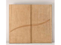 Armadio in legno massello in stile moderno