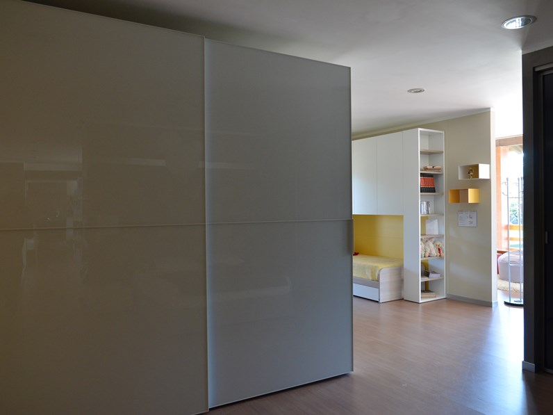 Armadio design ad ante scorrevoli Combi System di Zalf con un ... Armadio design ad ante scorrevoli Combi System di Zalf con un ...