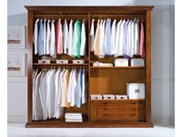Interno armadio in legno su misura