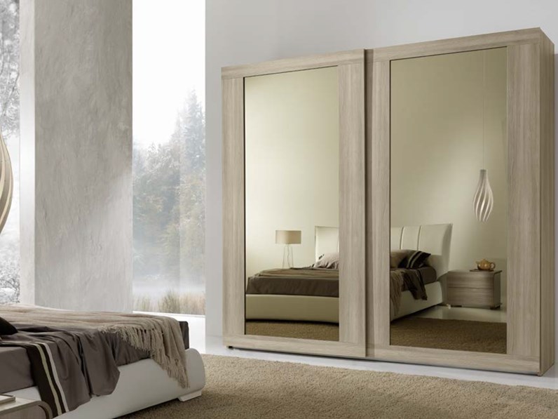 https://www.outletarredamento.it/img/armadi/armadio-mod-big-con-specchi-bronzati_N1_198782.jpg