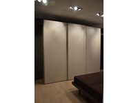 ARMADIO San Giacomo design anta Liscia con gola in finitura laccato color canapa opaco. Offerta Outlet Mobilgross .SCONTATO DEL -30%