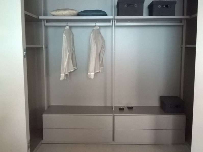 Cabina armadio Caccaro scontato del 32% Cabina armadio Caccaro scontato del 32%