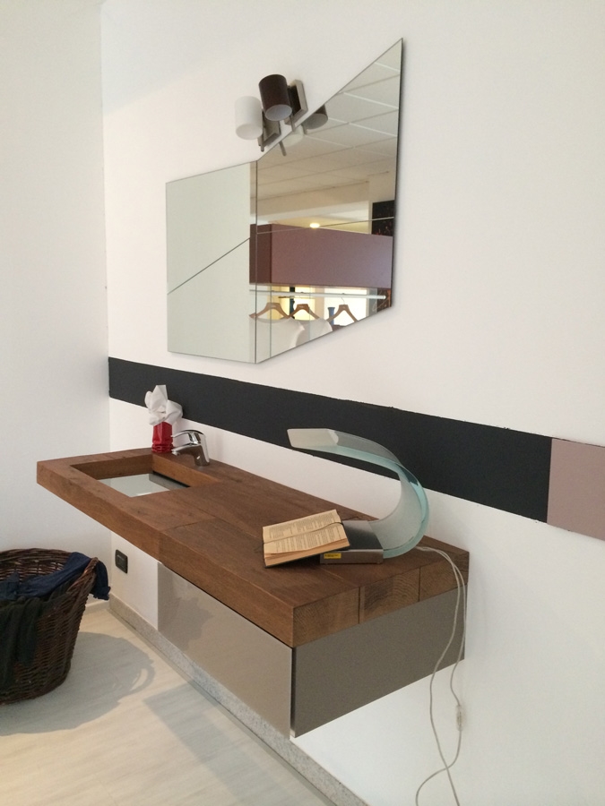 mobile bagno lago