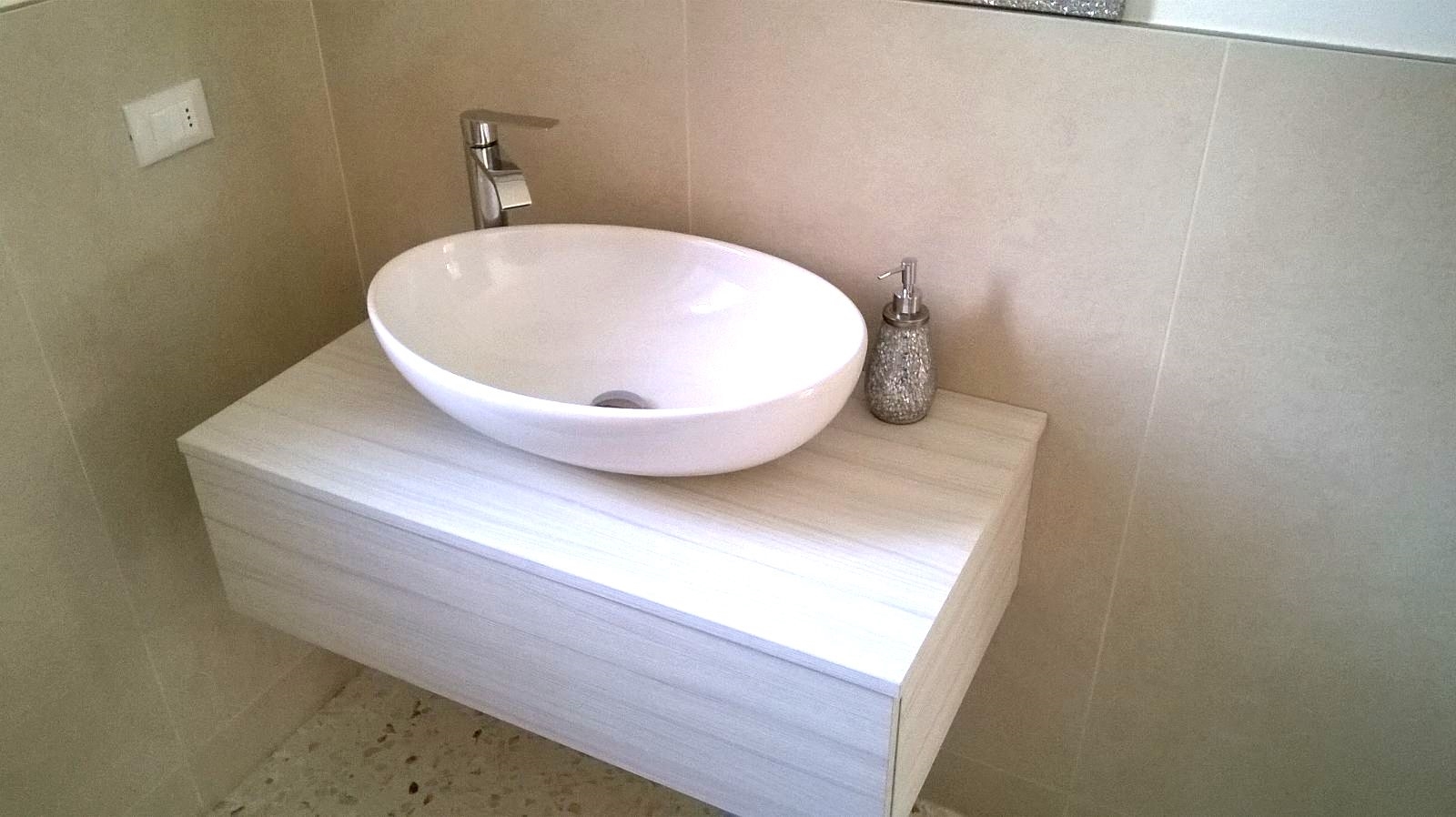 Mobile sospeso da bagno con lavandino a ciotola arredo bagno a ...