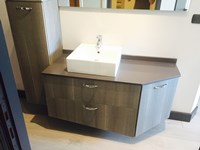 Bagno Area Arredamenti in laminato materico King old con piano in agglomerato di quarzo L. 161