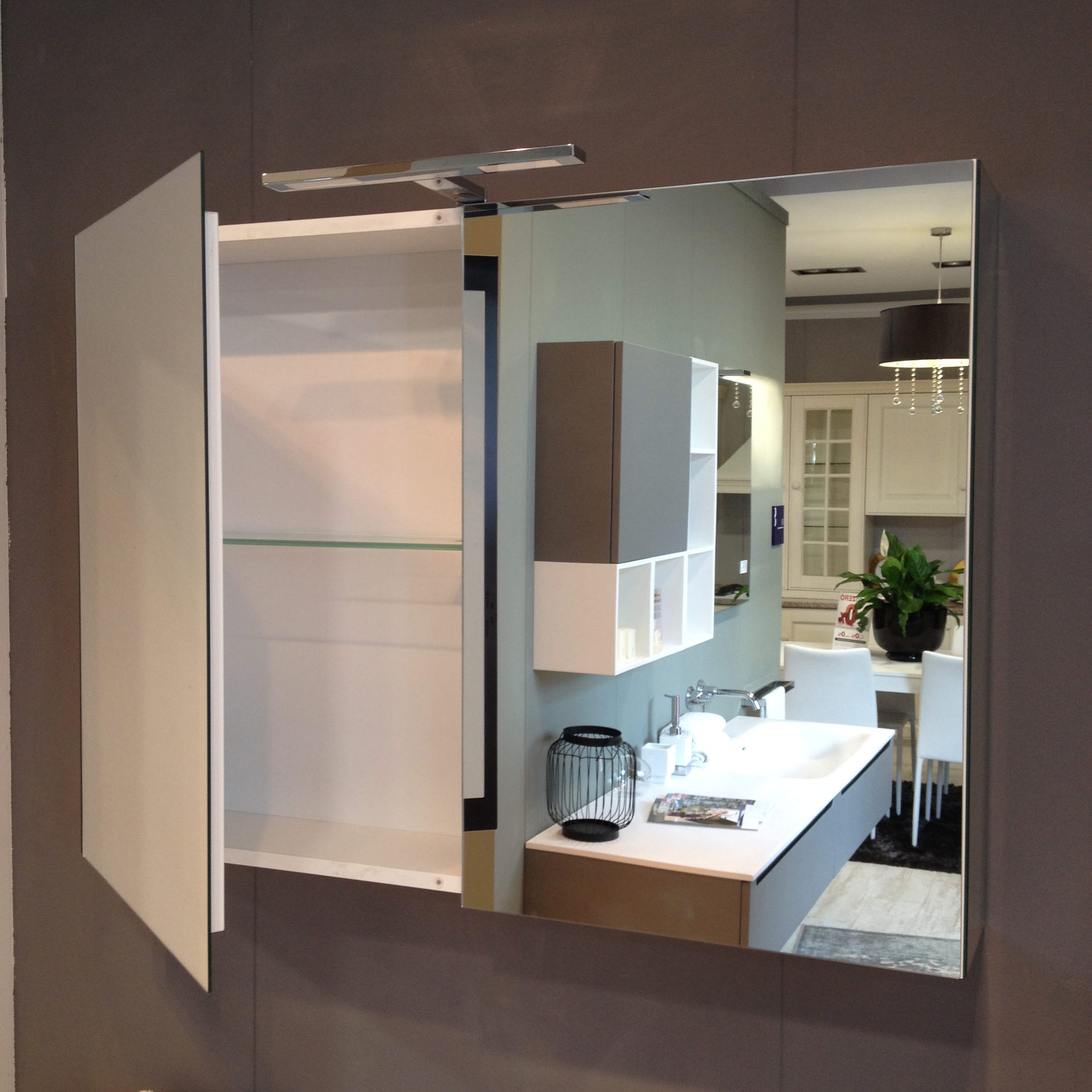 mobile bagno sospeso