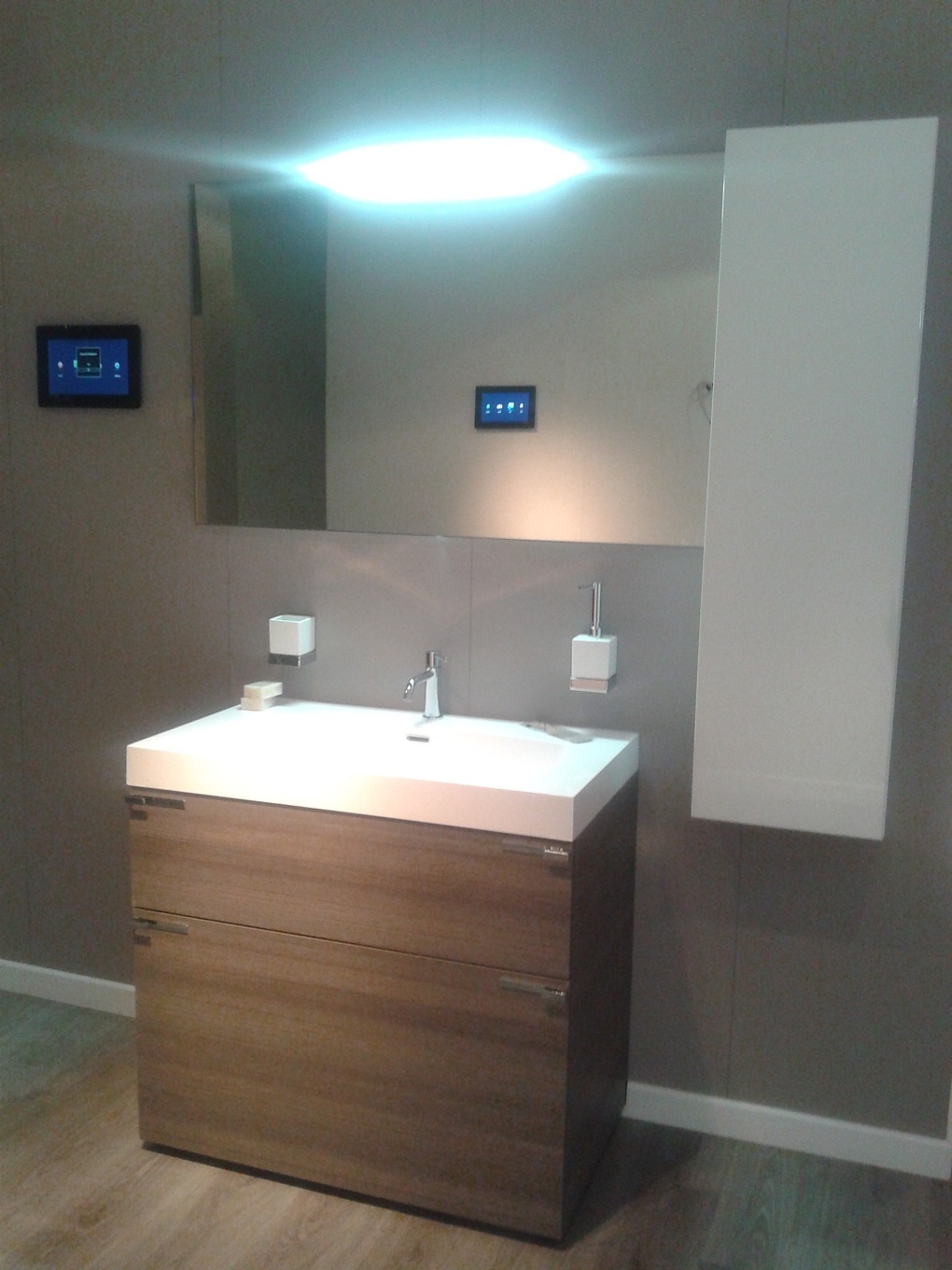 Arredo bagno colore beige : arredo bagno blu italy. arredo bagni ...