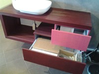 BAGNO SOSPESO CON CASSETTI