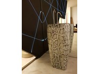 Lavabo Shui freestanding ceramica effetto pitonato