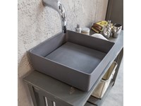 Lavandino trabocchetto grey in resina di Cipě