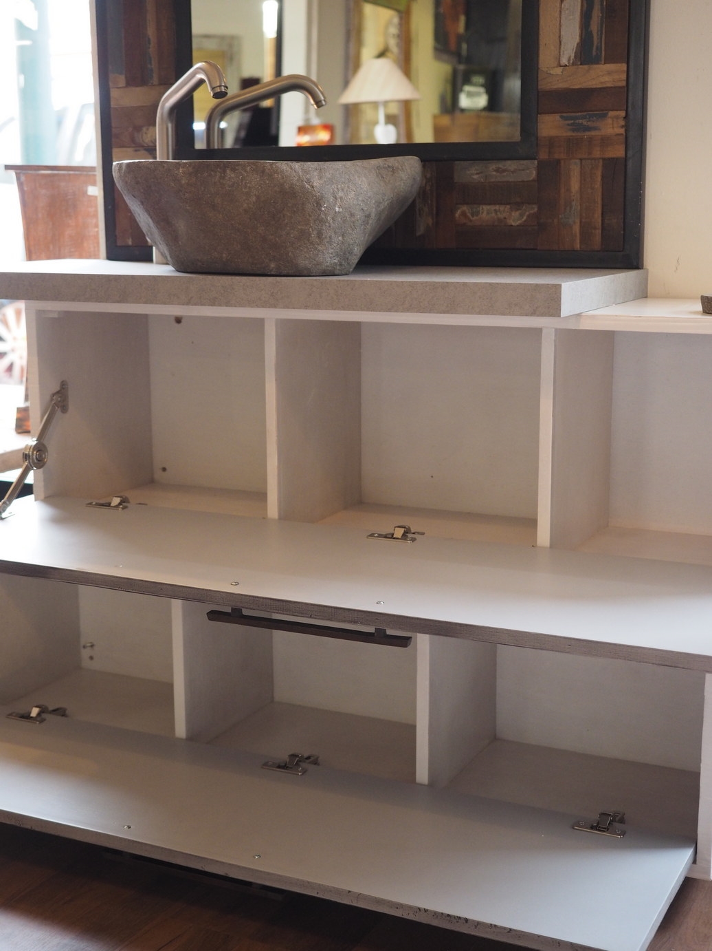 Mobile bagno in legno e crash bambu con specchiio in legno e ferro ...