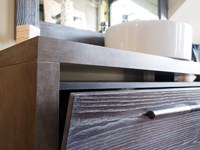 mobile bagno moderno noce con maniglione design bambu