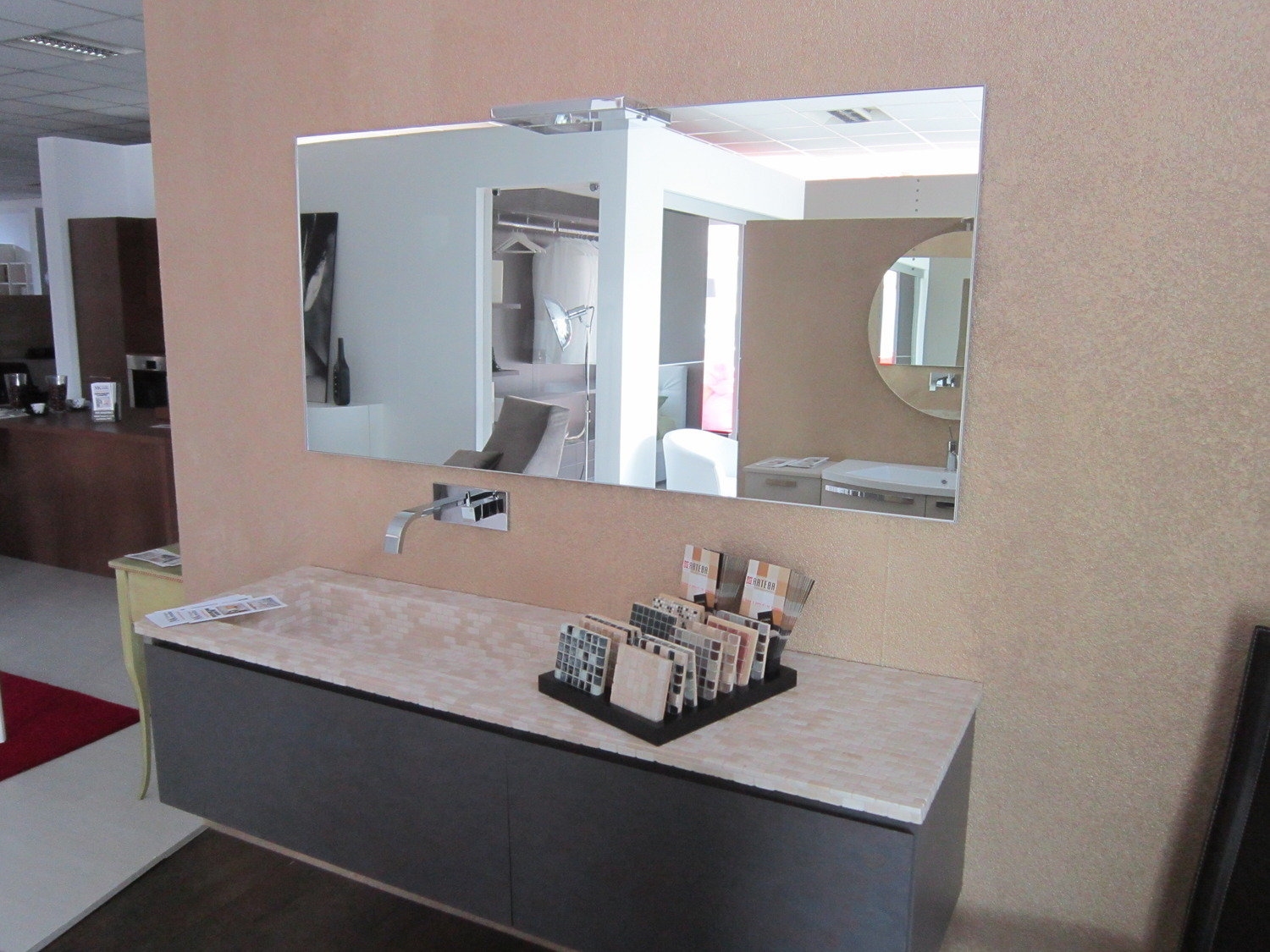 Bagno con mosaico grigio: soluzioni sedie di design per ravvivare ...