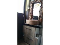 Mobile bagno due ante colore essenza rovere crudo con specchio in radice di teak