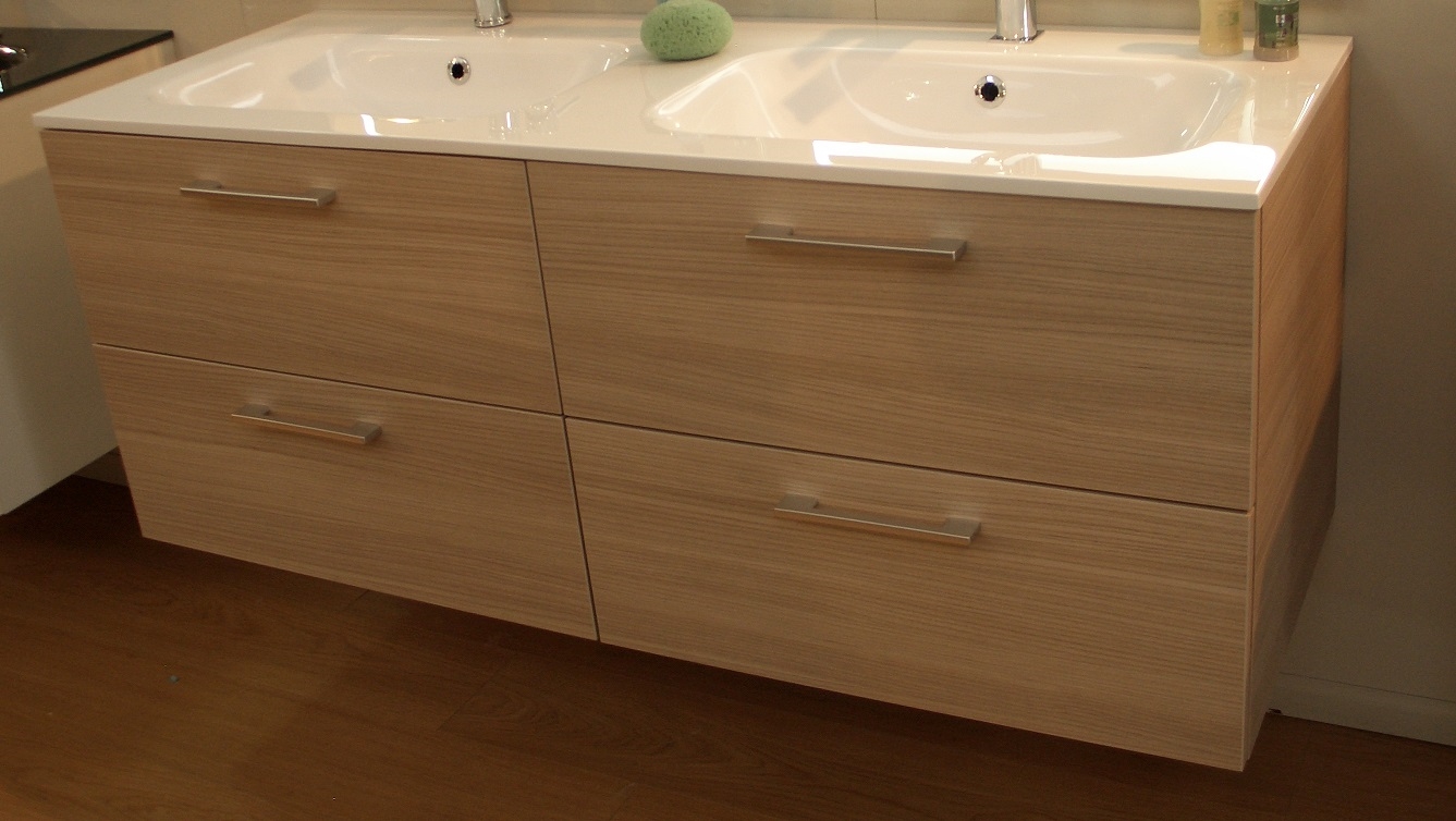 Lavandino bagno con mobiletto: oltre idee su doppio lavabo da ...