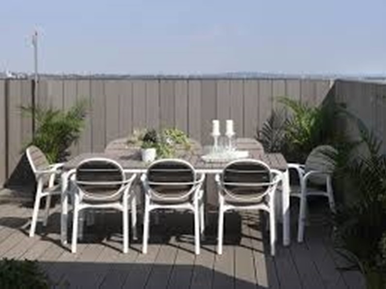 Alloro tavolo con palma Nardi interni: tavolo da giardino a prezzi ... Alloro tavolo con palma Nardi interni: tavolo da giardino a prezzi ...