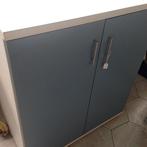 Mobiletto 2 ante azzurre mobili per ufficio laccato opaco arredo ... Armadio multiuso 2 ante scorrevoli 90 cm