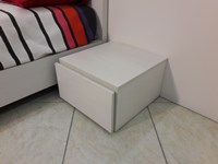 camera da letto in laminato corda venato composta da armadio, letto e 2 comodini