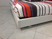 camera da letto in laminato corda venato composta da armadio, letto e 2 comodini