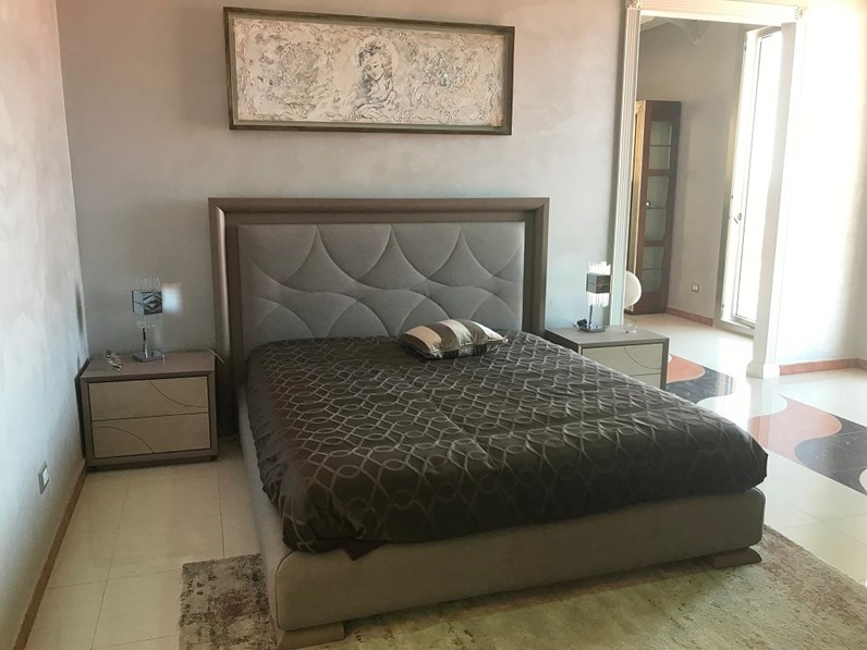 Camera da letto moderna di Signorini & Coco a prezzo scontato in legno Camera da letto moderna di Signorini & Coco a prezzo scontato in legno